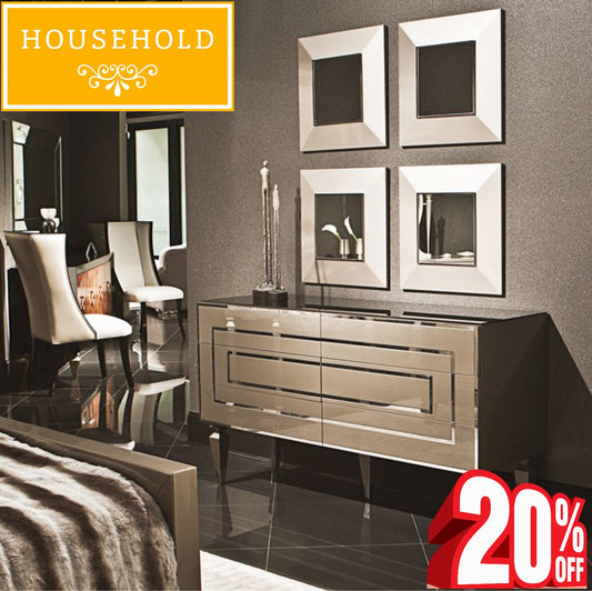 Chest of drawer with 4 panels of mirror